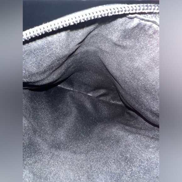 EUC Coach Black Pebbled Leather Swingpack Crossbody - Black - Picture 6 of 9